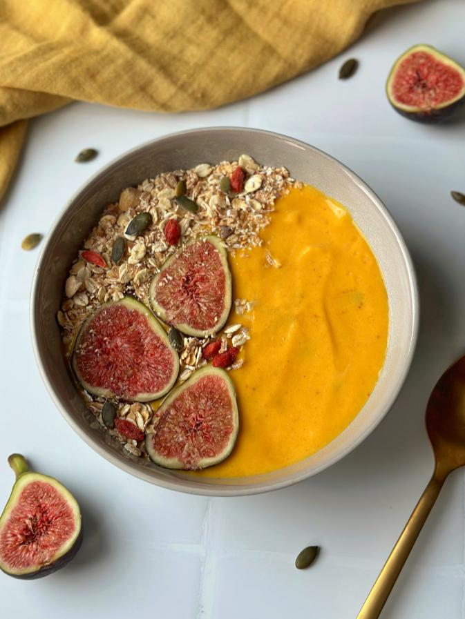 pumpkin spice smoothie bowl